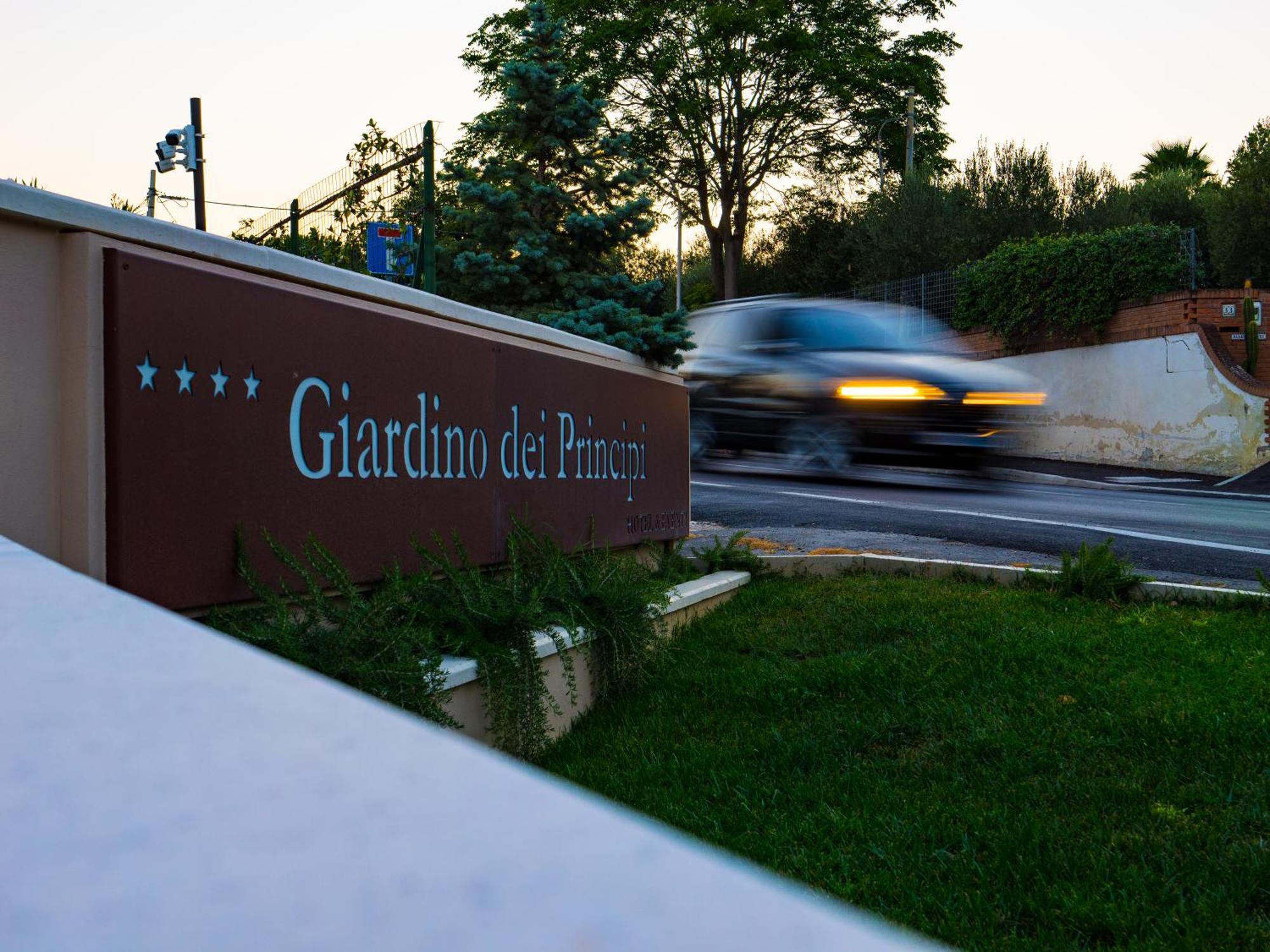 Giardino Dei Principi D'Abruzzo Hotel Citta Sant'Angelo Exterior photo