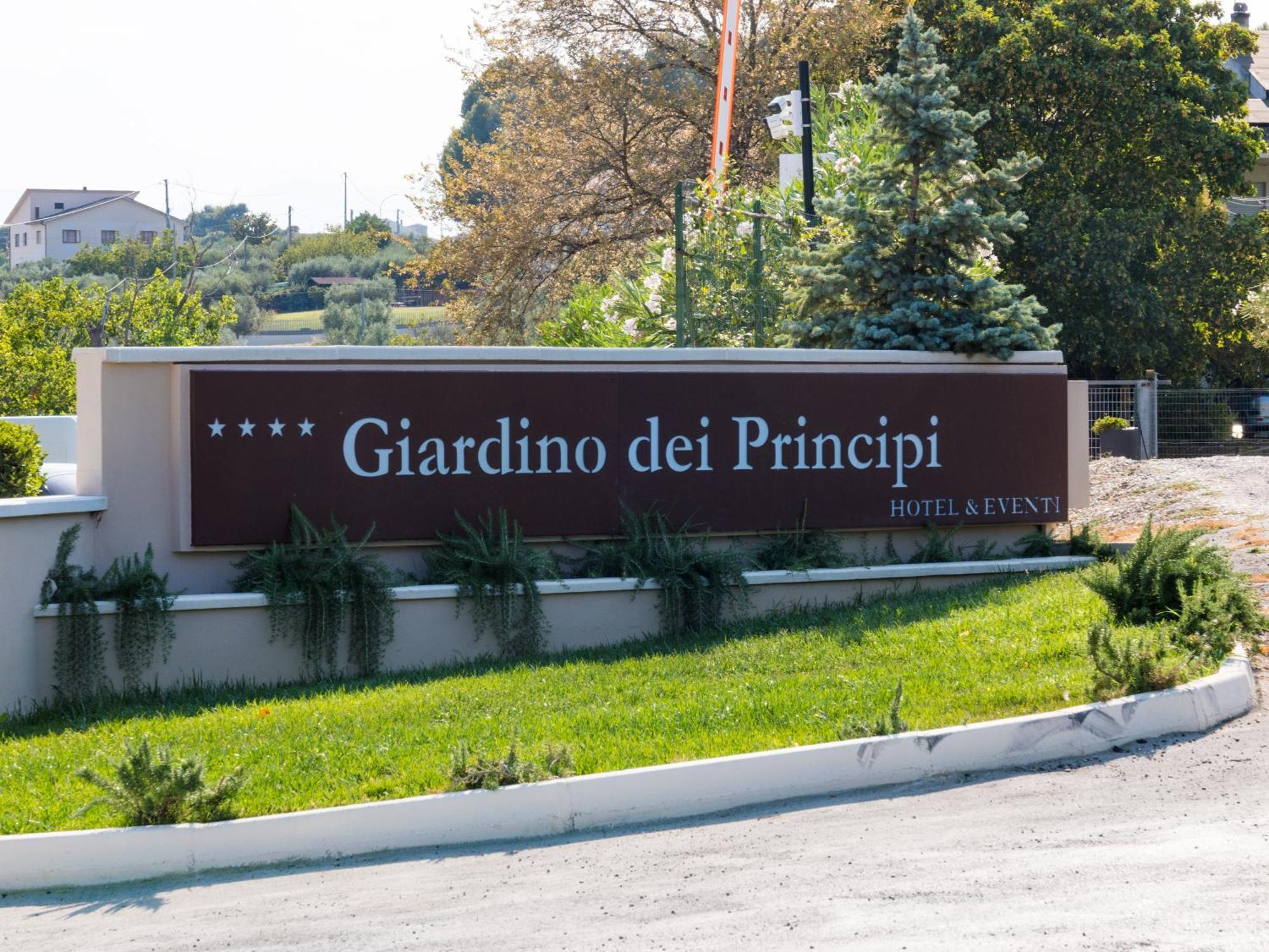 Giardino Dei Principi D'Abruzzo Hotel Citta Sant'Angelo Exterior photo