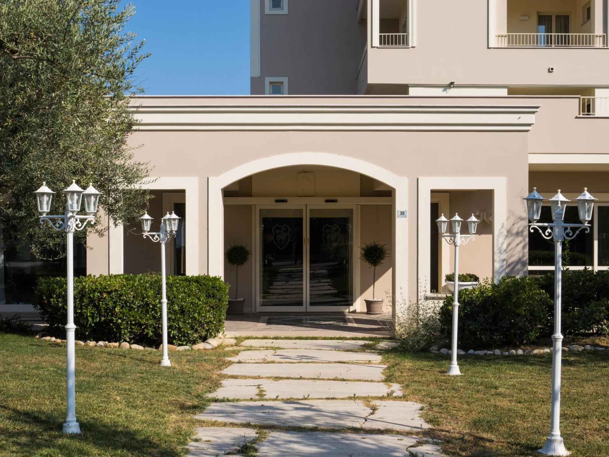 Giardino Dei Principi D'Abruzzo Hotel Citta Sant'Angelo Exterior photo